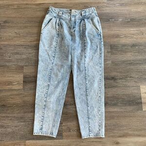 BDG acid wash mom jeans pleated front high waisted with tapered ankle 90’s
